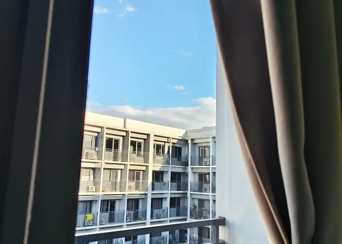 Shore 2 Staycation Condotel At Moa Pasay Near Airport Aparthotel Manila