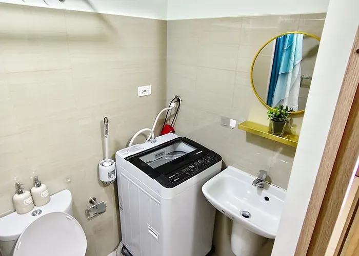 Shore 2 Staycation Condotel At Moa Pasay Near Airport Aparthotel